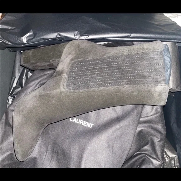 Saint Laurent Lou 100 Elsa Bootie - Picture 7 of 9